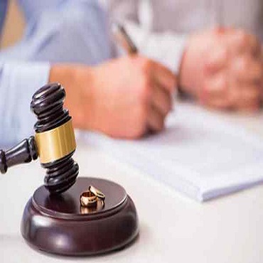 Yêu cầu ly hôn trong trường hợp không biết nơi ở, làm việc của bị đơn